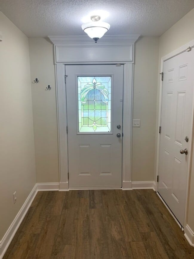 Building Photo - Stunning 3-Bedroom Home in Parish Crossing - Available for Rent