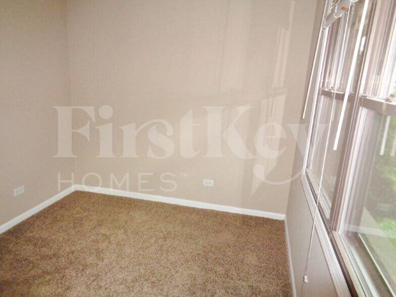 Building Photo - 2337 121st St