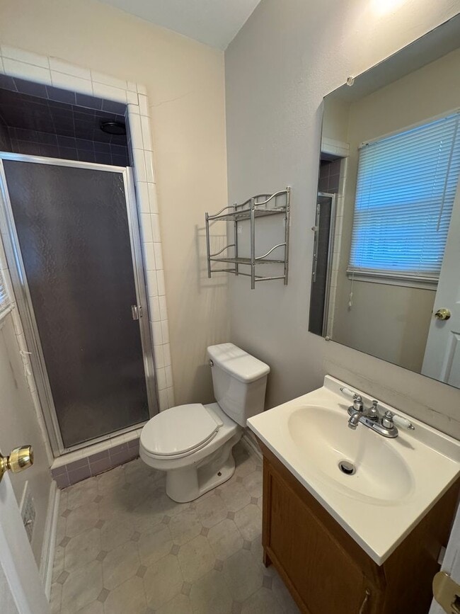 Building Photo - Nice 3/2 House in Lindale- $1,495