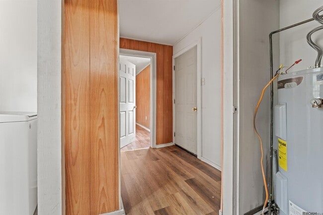 Building Photo - 4433 Sherwood St