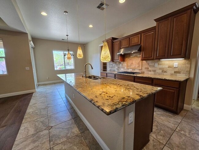 Building Photo - Beautiful Single-Story Home with Upgraded Kitchen & Spacious Backyard in Gated Community