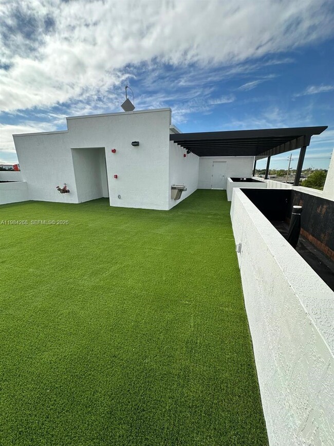 Building Photo - 3422 NW 5th Ave