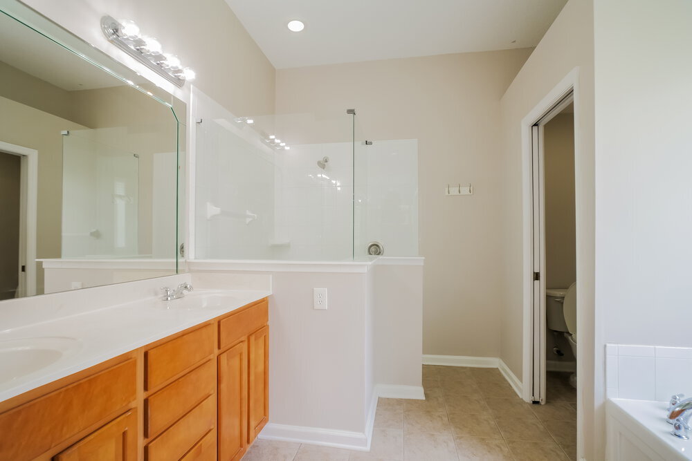 Building Photo - 644 Porta Rosa Circle
