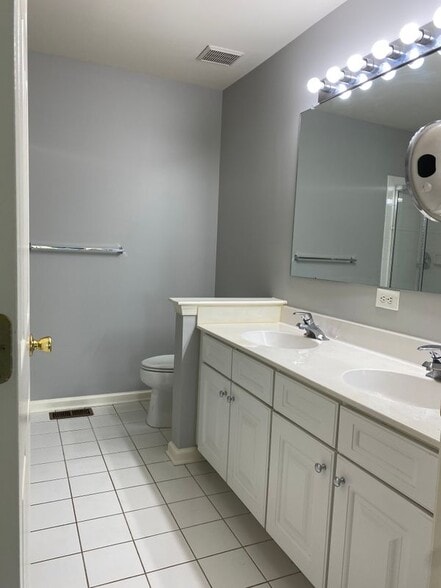 Building Photo - 258 Riverwalk Way