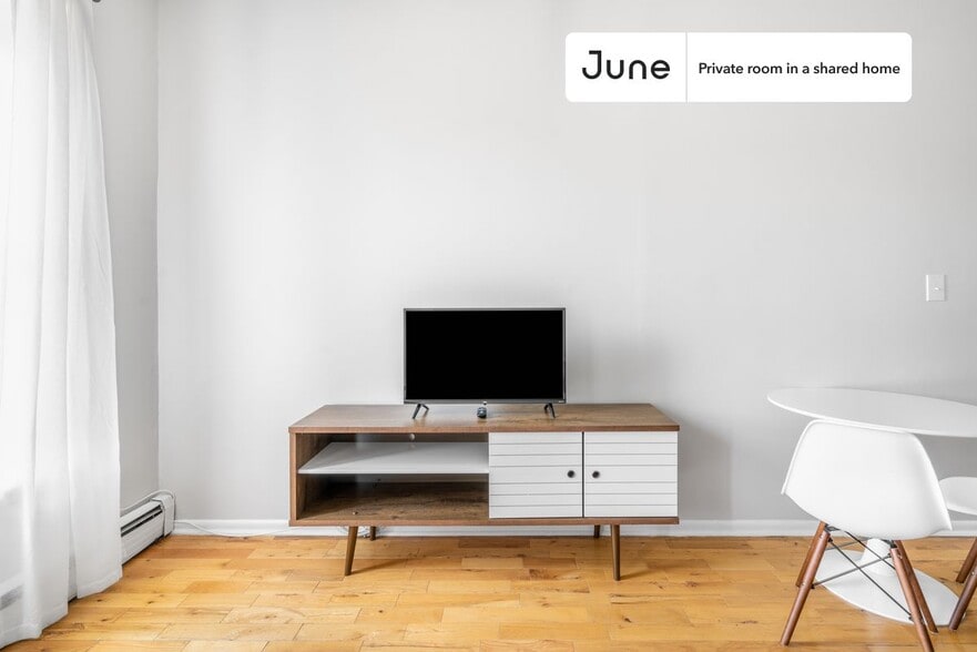 Building Photo - Room in Shared 2 bed/1 bath home