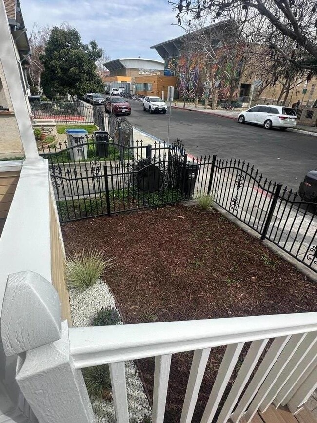 Building Photo - Downtown San Jose- beautifully renovated 3 bed/2 bath house with central heating and A/C