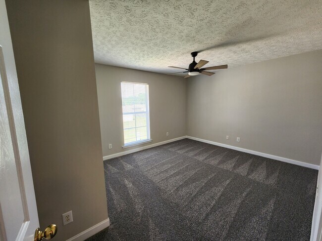 Building Photo - 100 Sheila Blvd