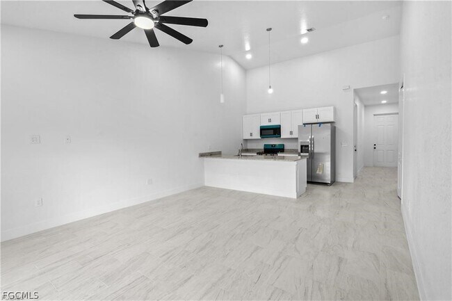 Building Photo - 656 Grant