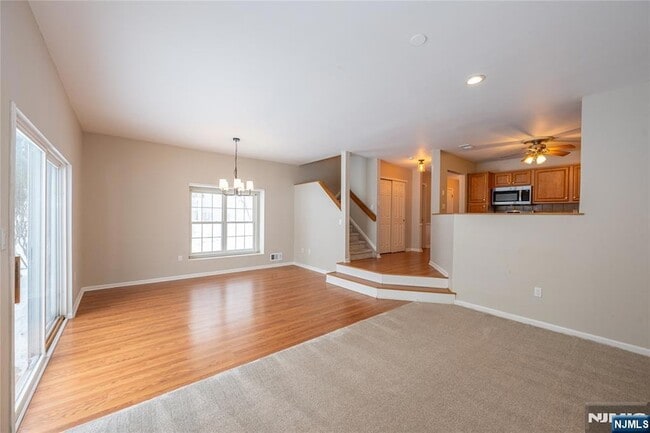 Building Photo - 63 Hickory Way