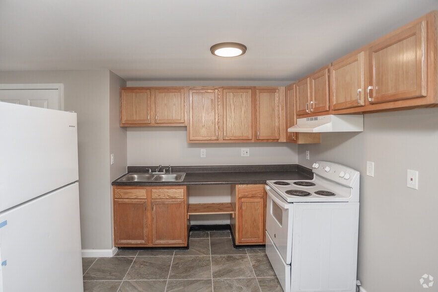 Maple Creek Village 3800 W Michigan St Indianapolis IN 46222