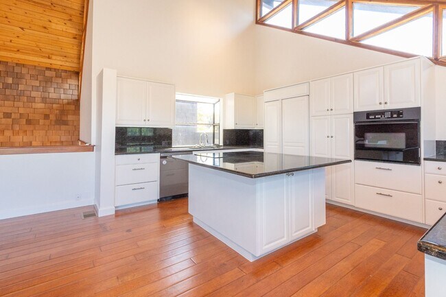 Building Photo - Iconic A-Frame Encinitas 4 Bed + Studio Sp...
