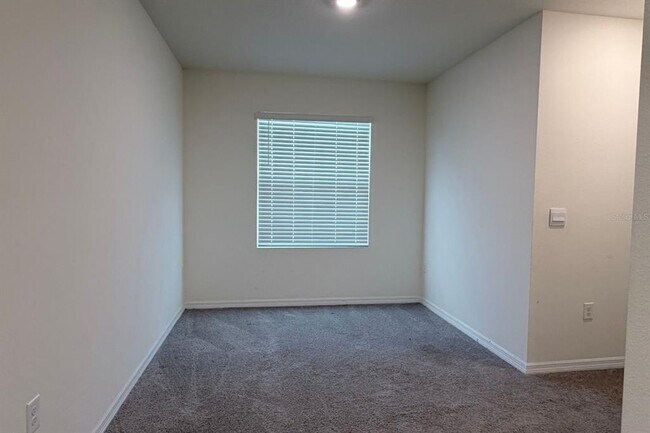 Building Photo - 1470 Isleta Lp