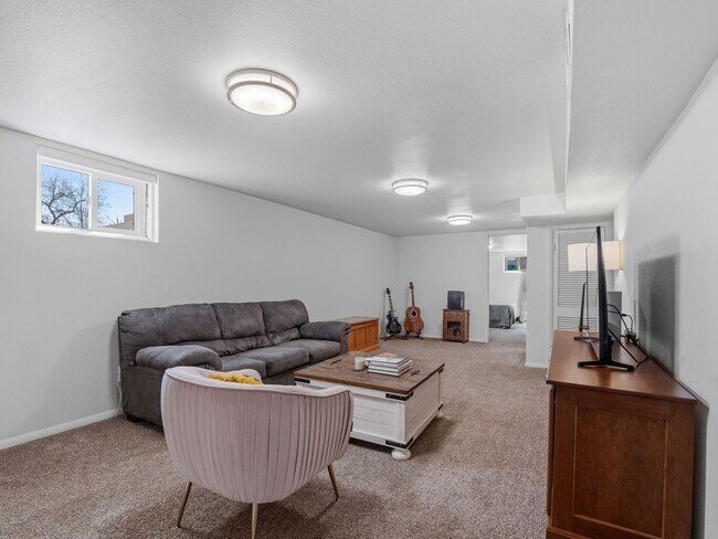 Building Photo - Spacious 5-Bedroom Ranch Backing to the High Line Canal in Littleton