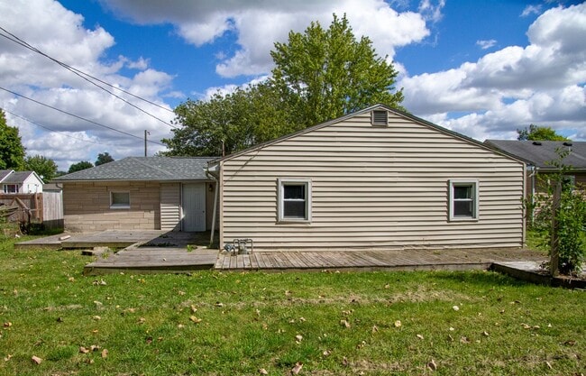 Building Photo - 219 N Claypool Rd