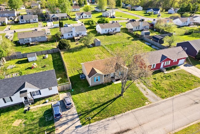 Building Photo - 521 Gainey Dr