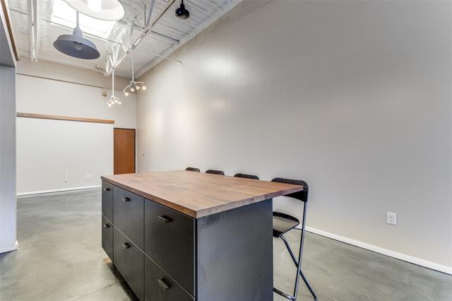 Building Photo - 1813 Clarence St