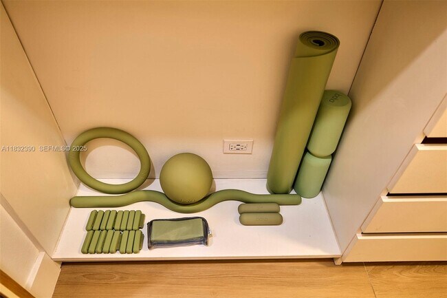 Building Photo - 2301 Collins Ave