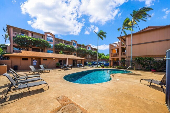 Building Photo - Top-floor, ocean-view 1BR/1BA condo in Honokowai — close to Honokowai Beach Park and Bad Ass Coffee.