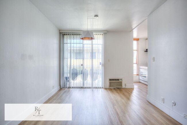 Building Photo - Remodeled 1-Bedroom Condo in Prime Hancock...