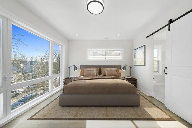 Building Photo - 4222 N Bernard St