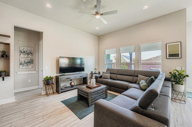 Building Photo - 9800 Grapevine Leaf Dr