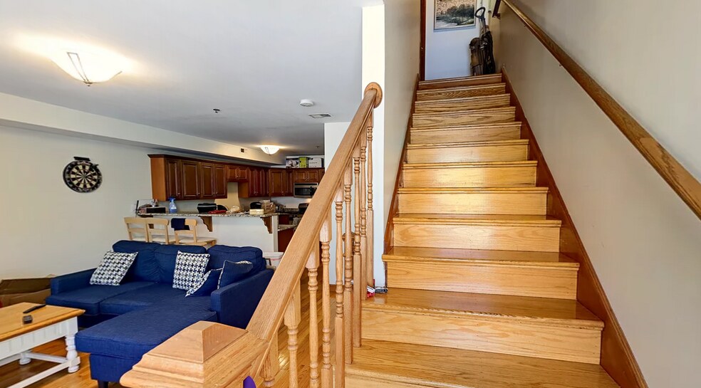 Building Photo - 112 Allston St