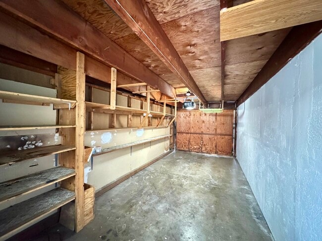 Building Photo - 1975 Olmo Way