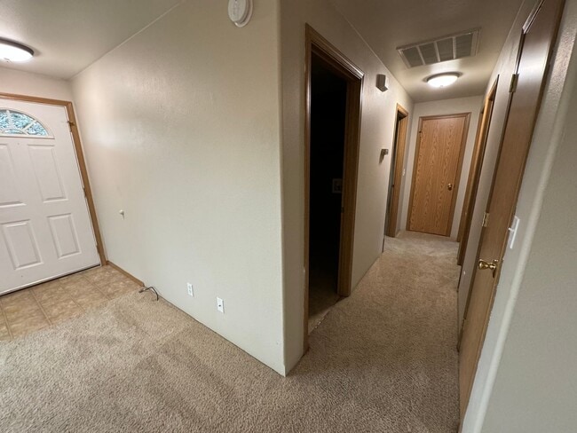 Building Photo - Shor2516