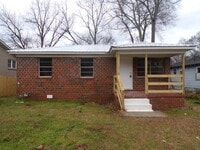 Building Photo - 2804 32nd Way SW