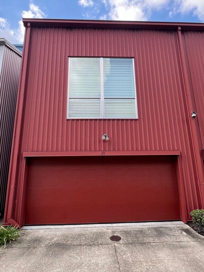 Building Photo - Spacious 3-Bedroom Home for Rent!