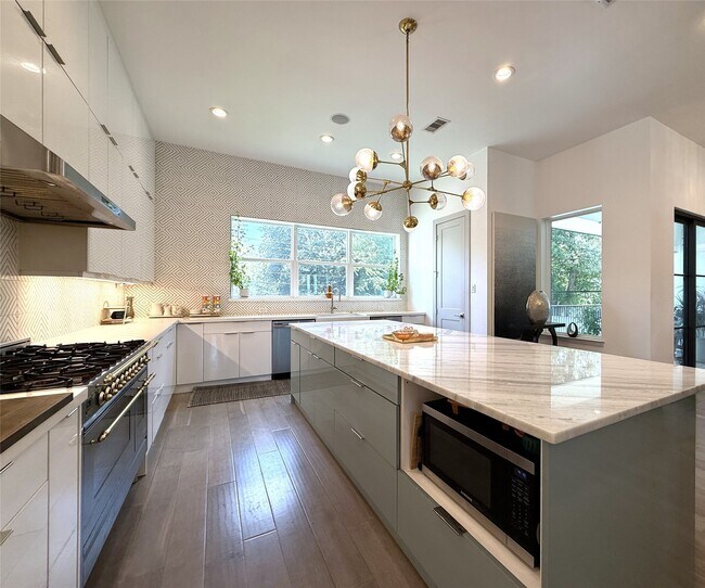 Building Photo - 4043 Tartan Ln