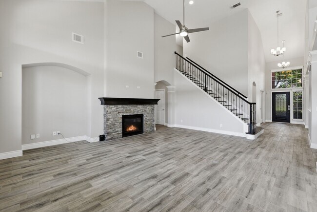 Building Photo - 6231 Presidio Canyon Dr