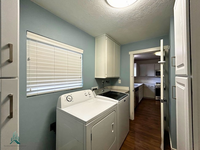 Building Photo - Newly Remodeled Single Family Home
