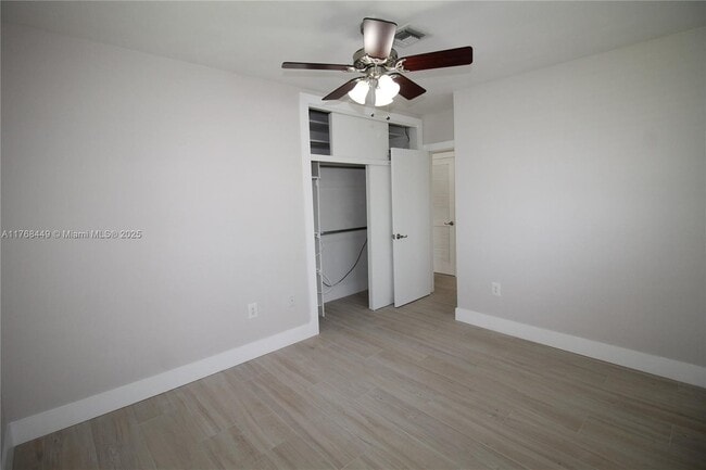 Building Photo - 4540 SW 15th St