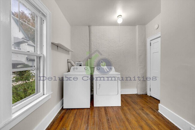 Building Photo - 1335 Hamilton Ave NW