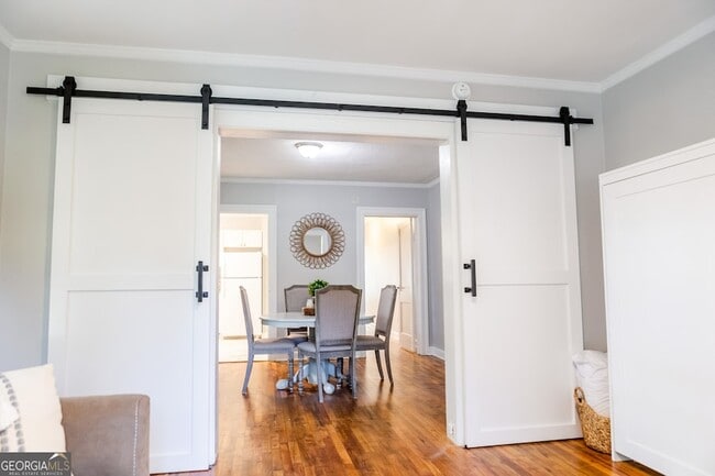 Building Photo - 111 E Screven St