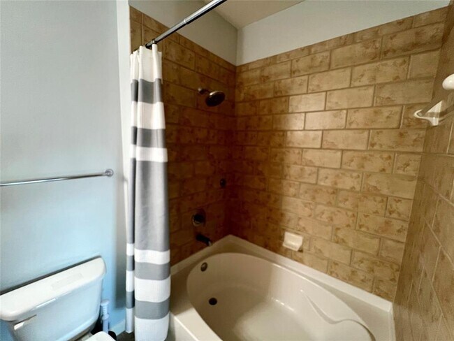 Building Photo - 54 Rainey St