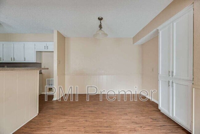 Building Photo - 4724 Berridge Ln