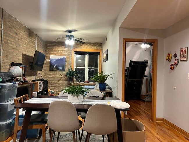 Building Photo - 2747 W Le Moyne St