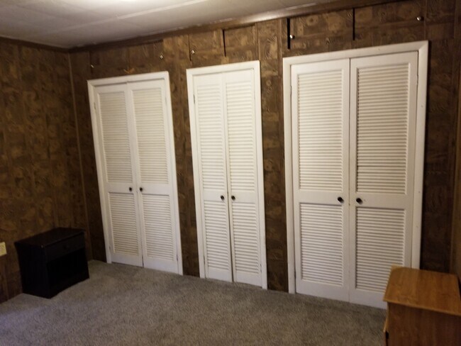 Building Photo - 48 W 4th St