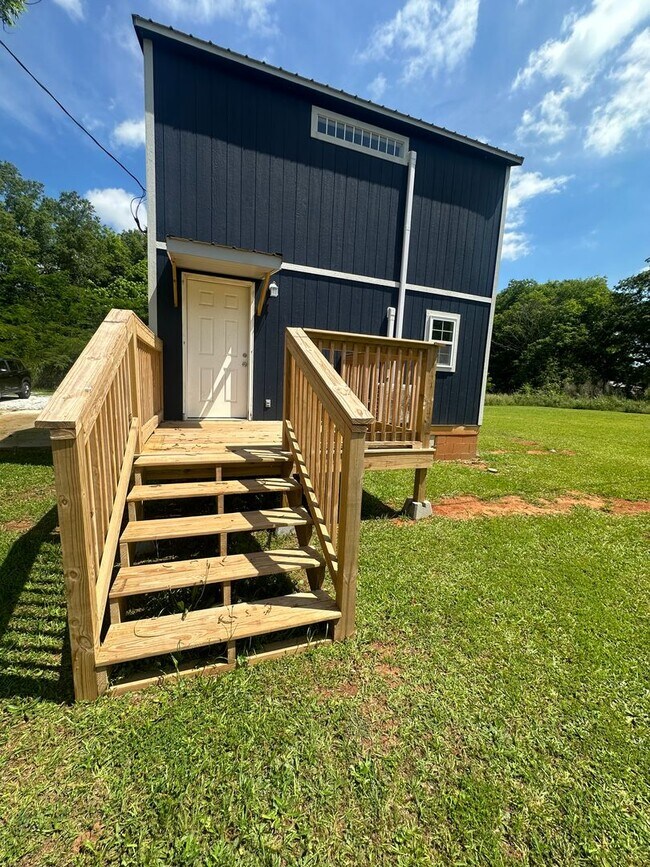 Building Photo - Tiny Home - MOVE IN SPECIAL