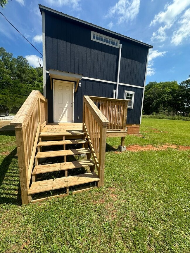 Building Photo - Tiny Home