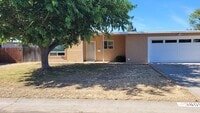 Building Photo - Cute 3 bedroom house in
