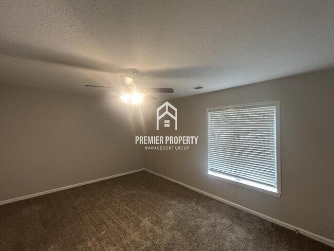 Building Photo - 7376 Hollorn Ln