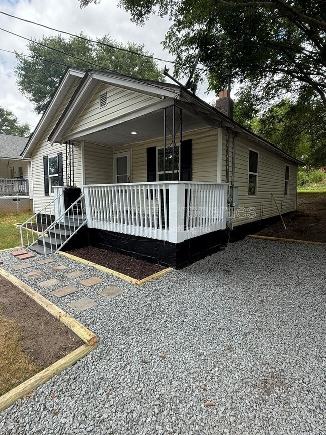 Building Photo - 1612 N McFarland St