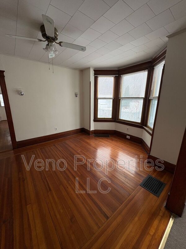 Building Photo - 109 Third Street