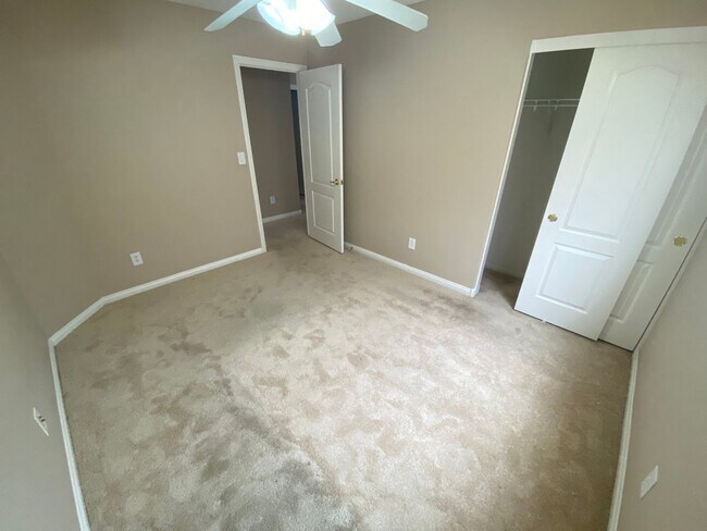 Building Photo - Wonderful 4 bed/2.5 bath home located in Summerlin