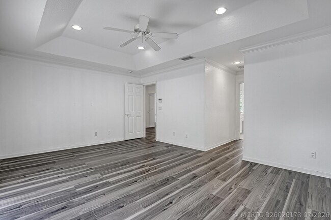 Building Photo - 176 Bellezza Terrace