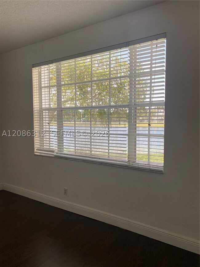 Building Photo - 755 SW 148th Ave