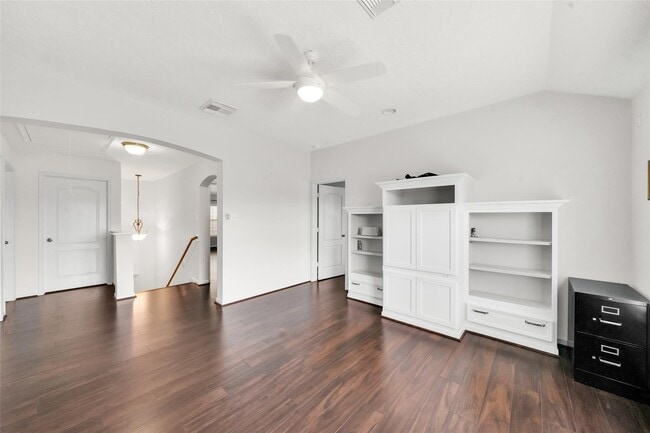 Building Photo - 5522 Brookhollow Oaks Trail